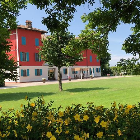 Via D' Este 8 Gualtieri Bagian luar foto