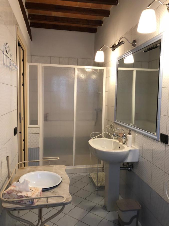 Via D' Este 8 Gualtieri Bagian luar foto