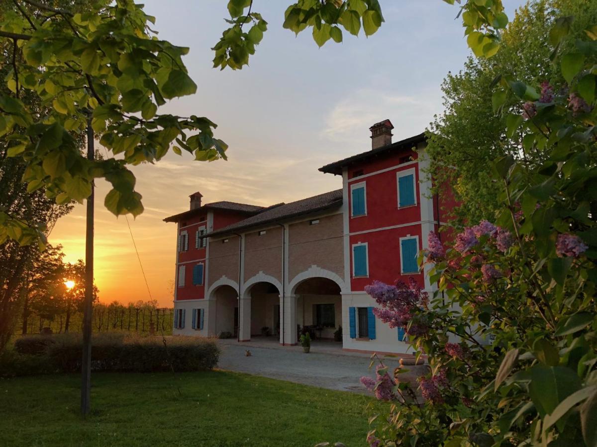 Via D' Este 8 Gualtieri Bagian luar foto